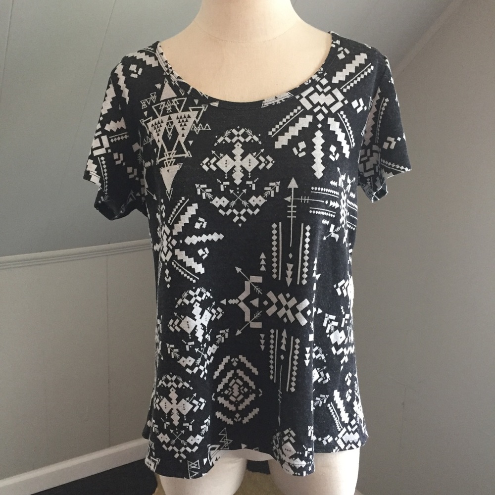 Lularoe Classic Tee Gray Tribal Design