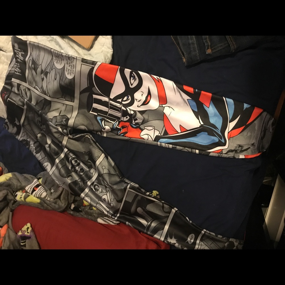 Living Dead Clothing Harley Quinn leggings
