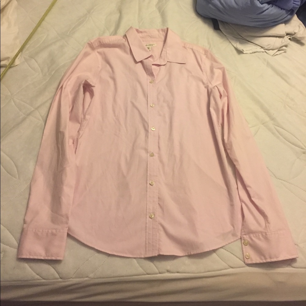Fitted Pink button up!