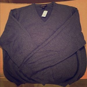 Brooks Brothers Men's V-neck Merino sweater
