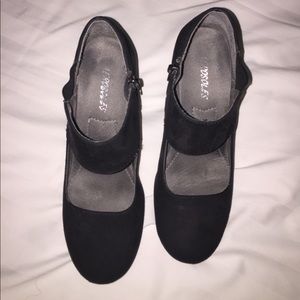 Chunky heel ankle booties