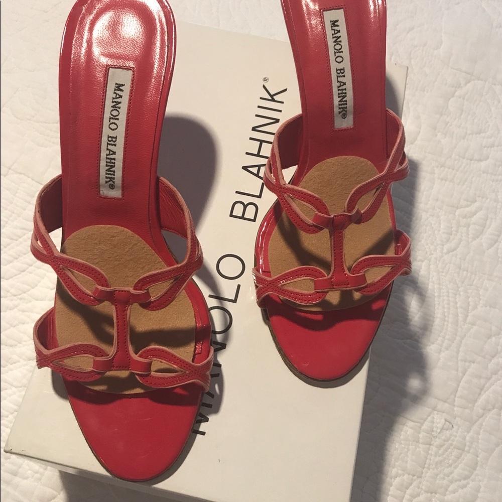 I have hardly worn them and ready to sell them.