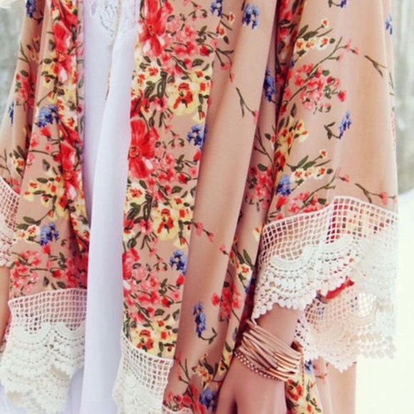 Printed Chiffon Loose Floral Kimono With Lace- Tan - Picture 4 of 8