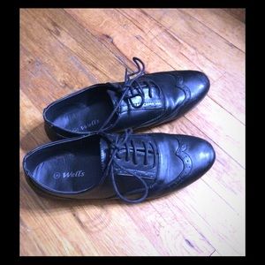 Black oxfords/brogues