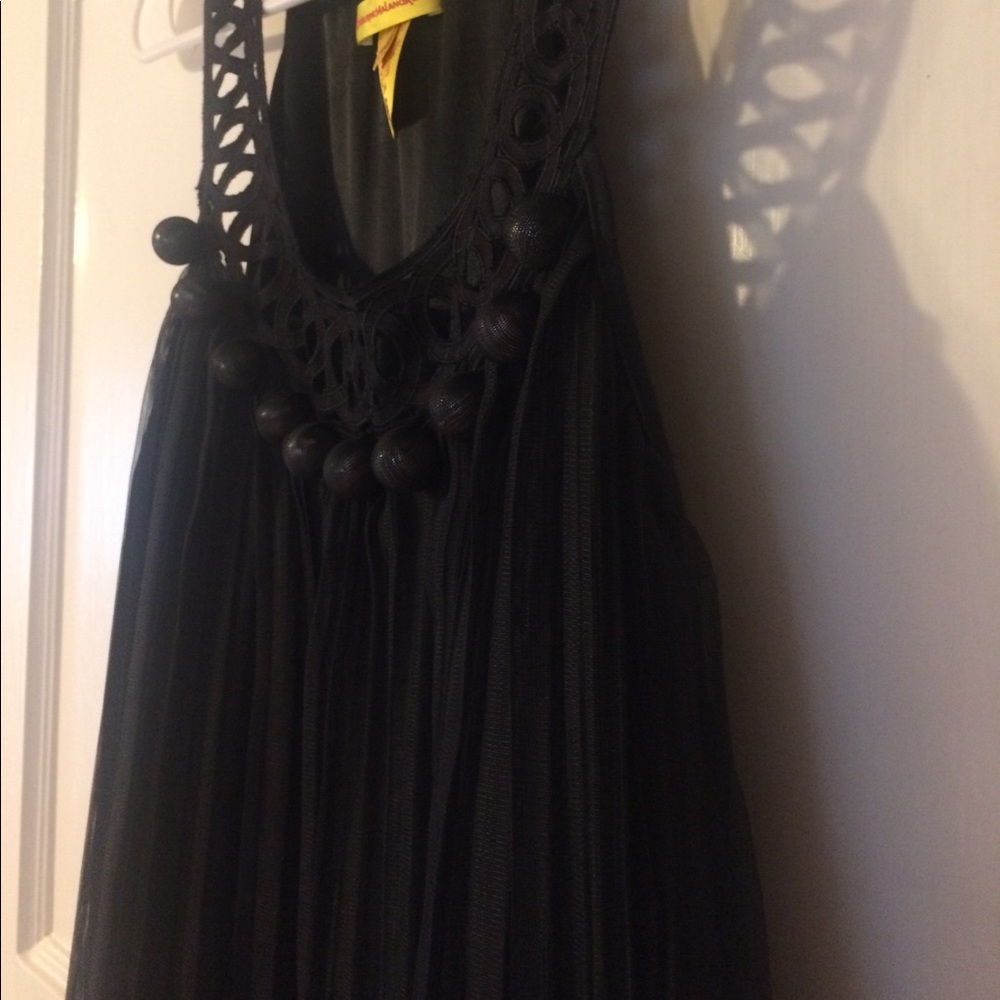 Super cute pleated black dress. - Picture 4 of 4