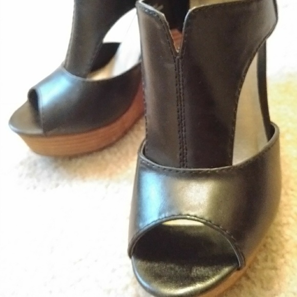 Women dressed sandal heels - Picture 4 of 6