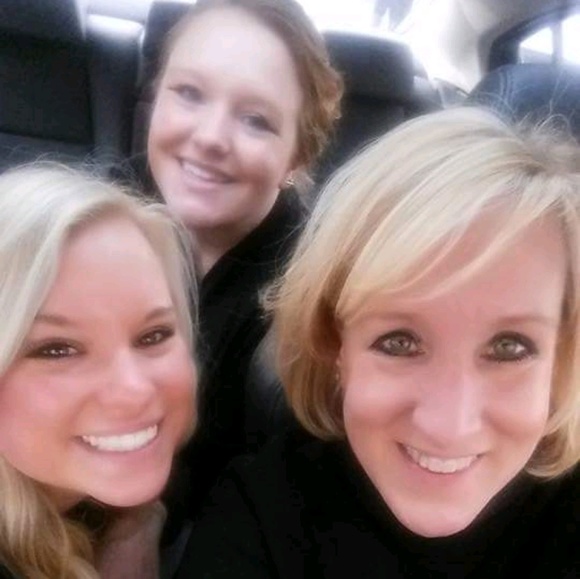 Meet your Posher, Amy - Picture 1 of 1