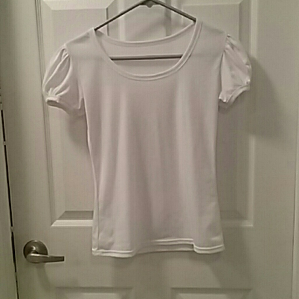 White puff sleeve shirt
