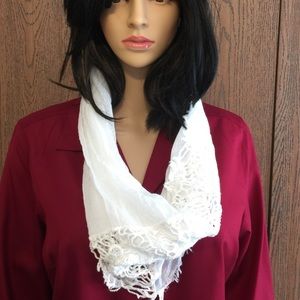 Flower infinity loop flower crotchet cowl