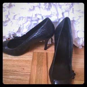 NEW classic black pump
