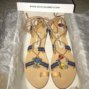Steve Madden Pom Pom sandals