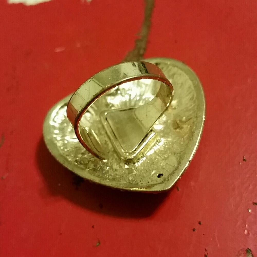 Ring - Picture 3 of 4