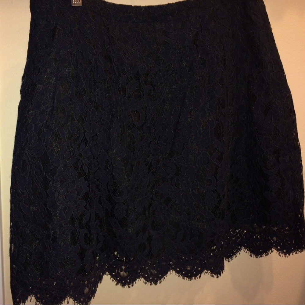 Lace skirt