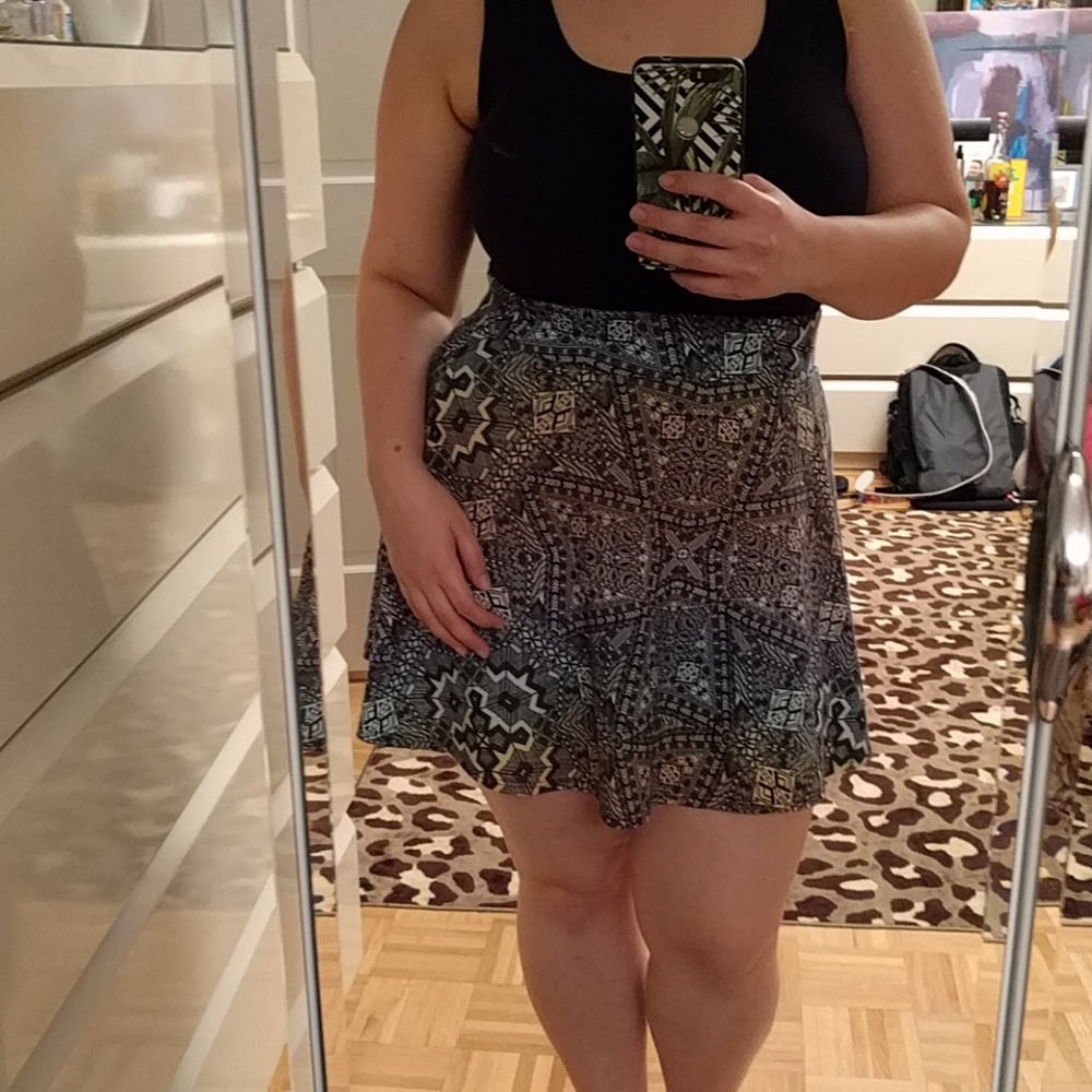 SALE ✌️Skater Circle Line Skirt. 🌈 Geometric! - Picture 1 of 7