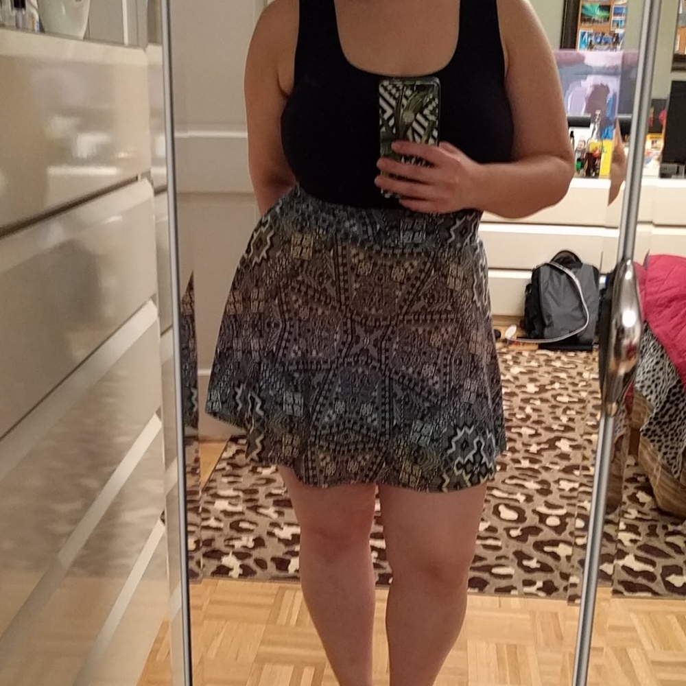 SALE ✌️Skater Circle Line Skirt. 🌈 Geometric! - Picture 2 of 7