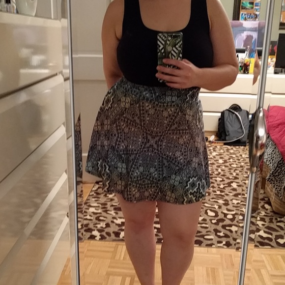 SALE ✌️Skater Circle Line Skirt. 🌈 Geometric! - Picture 2 of 7