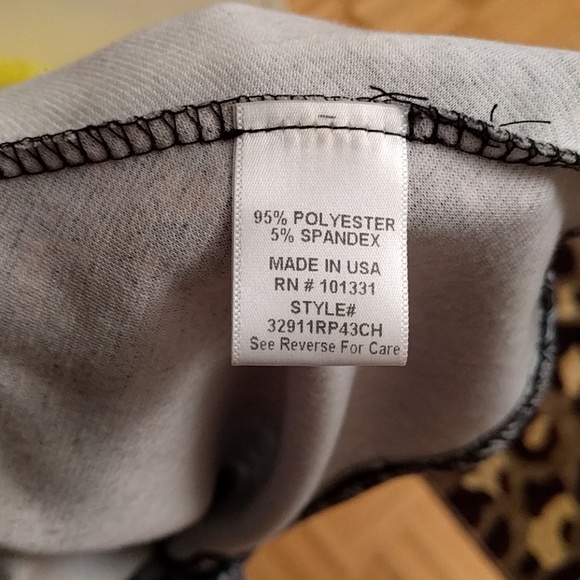 SALE ✌️Skater Circle Line Skirt. 🌈 Geometric! - Picture 7 of 7