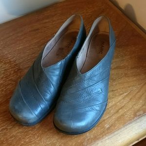 Marc soft walk leather slip ons