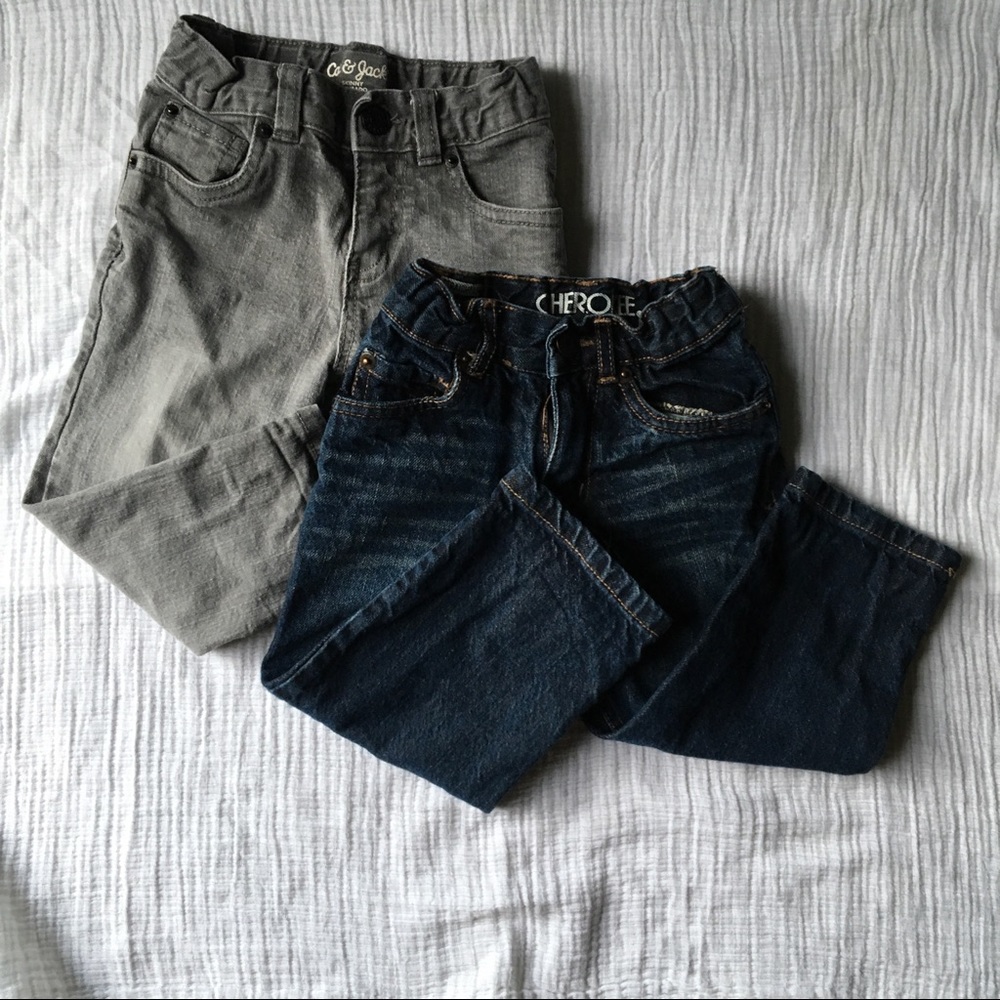 📌Two pairs of boys jeans