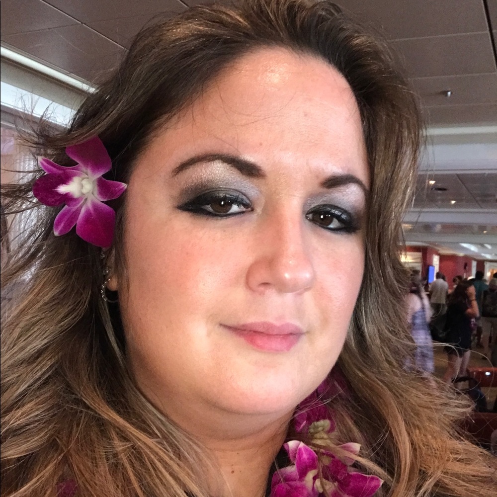 Meet your Posher, Danielle