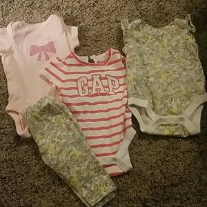 Gap 0-3 month Set