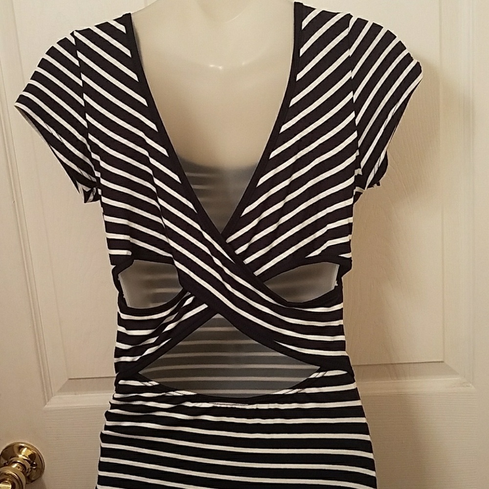 Dress - Picture 3 of 3