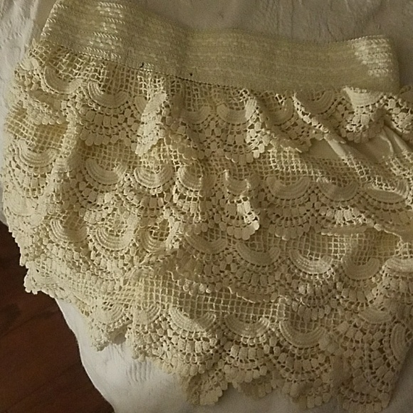 Shorts - Picture 2 of 4