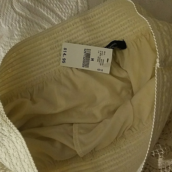 Shorts - Picture 4 of 4