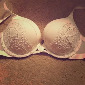 Victoria Secret bombshell bra