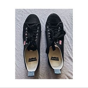 Black Levi’s Canvas Sneakers Size 7.5/8 Black Levi’s Canvas Sneakers Size 7.5/8