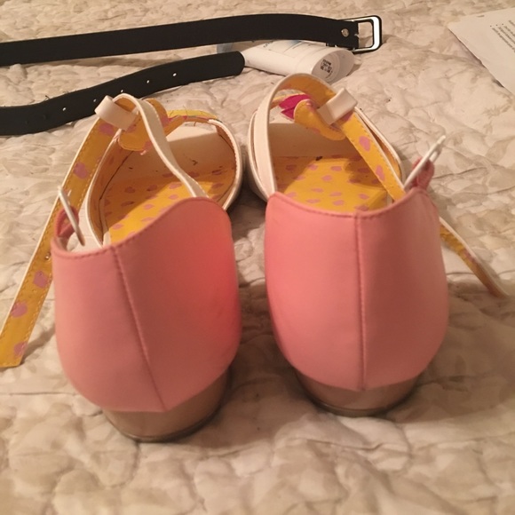 Modcloth Cupcake Flats Size 9 EUC - Picture 3 of 5