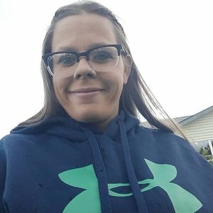 Meet your Posher, Lara