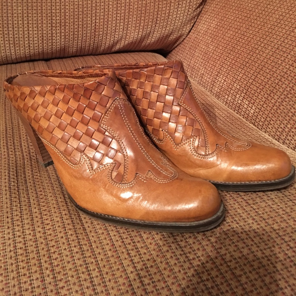 Meucci Mules