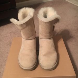Authentic UGG's in Excellent condition! Size 7