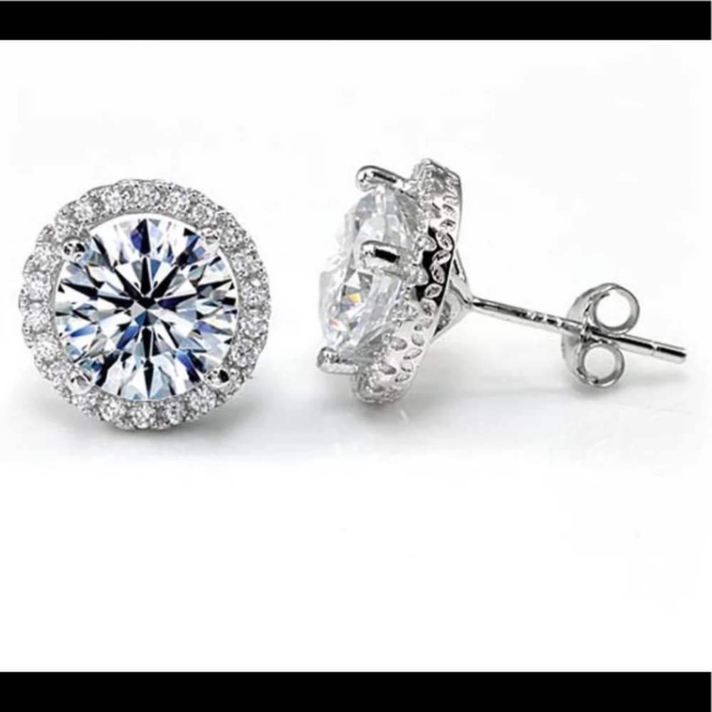 100% 925 silver 4 Carat created diamond earrings