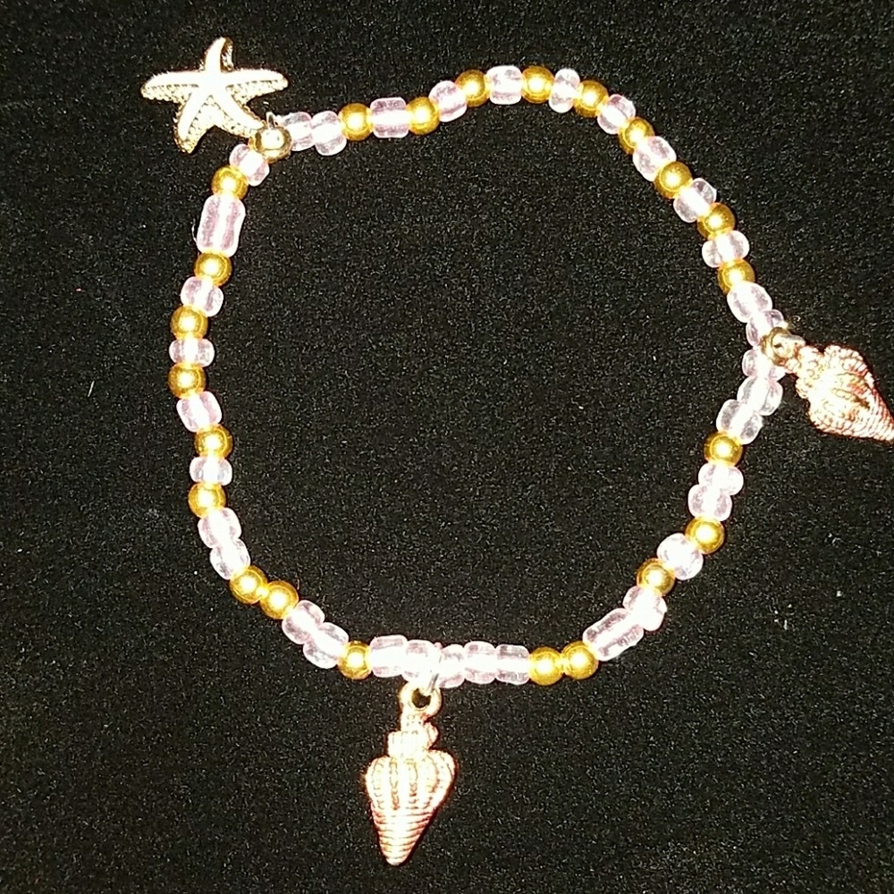 Sea shell w/ Glass beads Bracelet