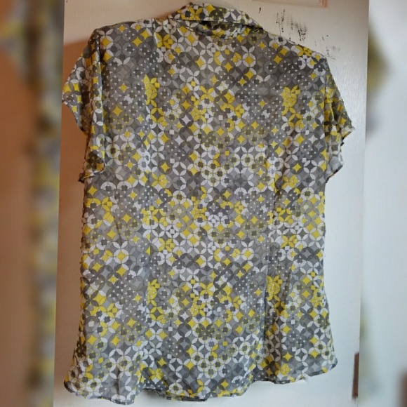 Button down blouse in size 36 - NWT - Picture 2 of 3