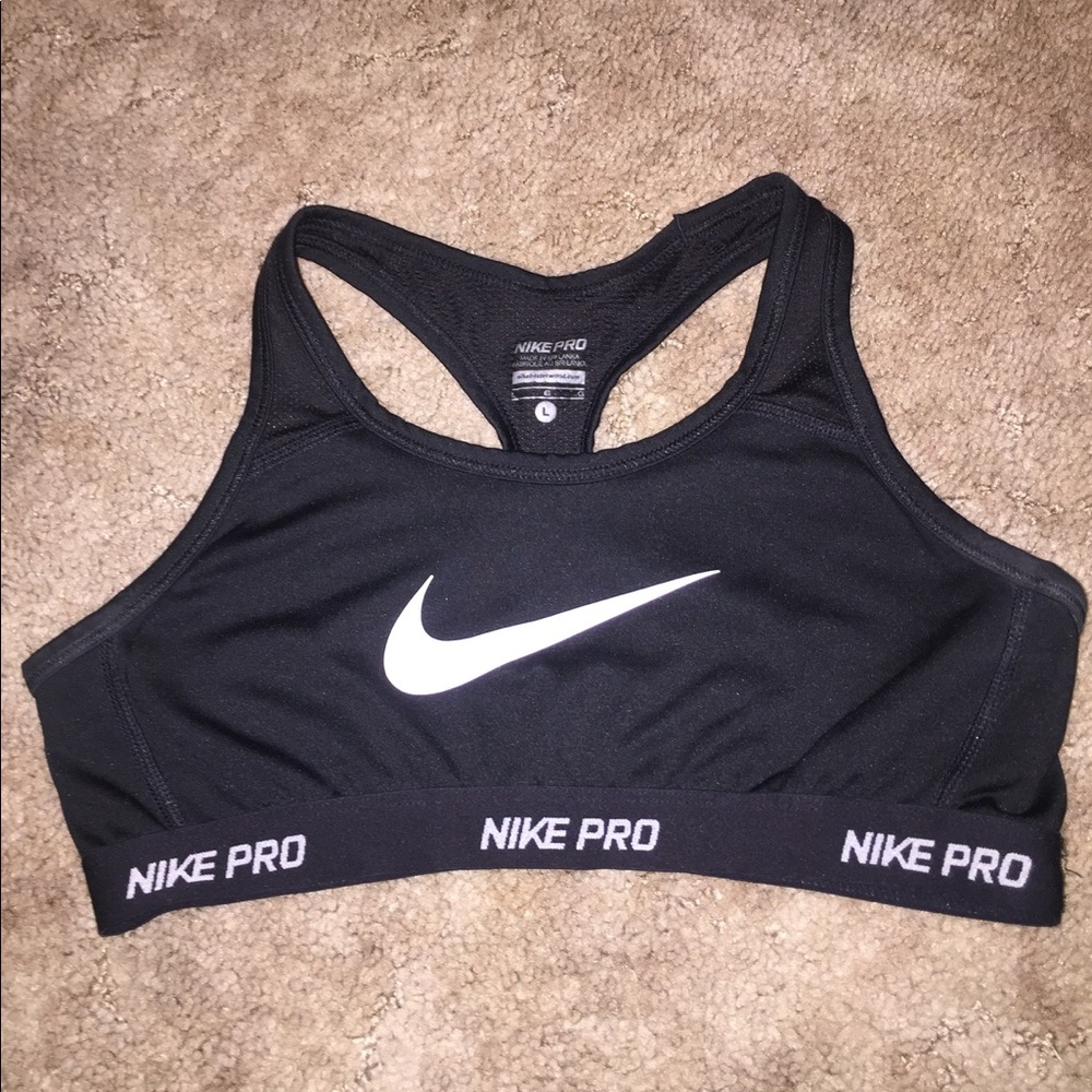 youth,nike sports bra. barely worn,good condition.