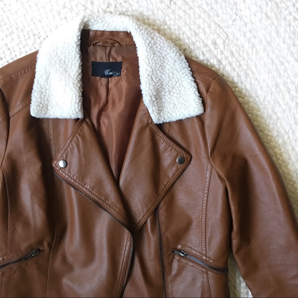 Brown moto jacket shearling collar faux leather 🍁