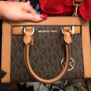 Micheal Kors purse (cross body) &matching wallet
