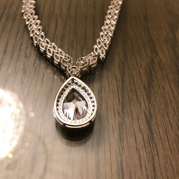 💍 Elegant Diamond Teardrop 18in Necklace - Picture 4 of 8