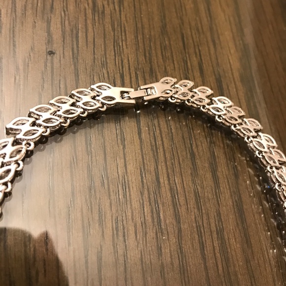 💍 Elegant Diamond Teardrop 18in Necklace - Picture 5 of 8