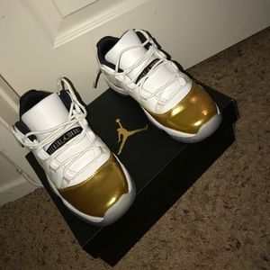 Jordan 11’s gold