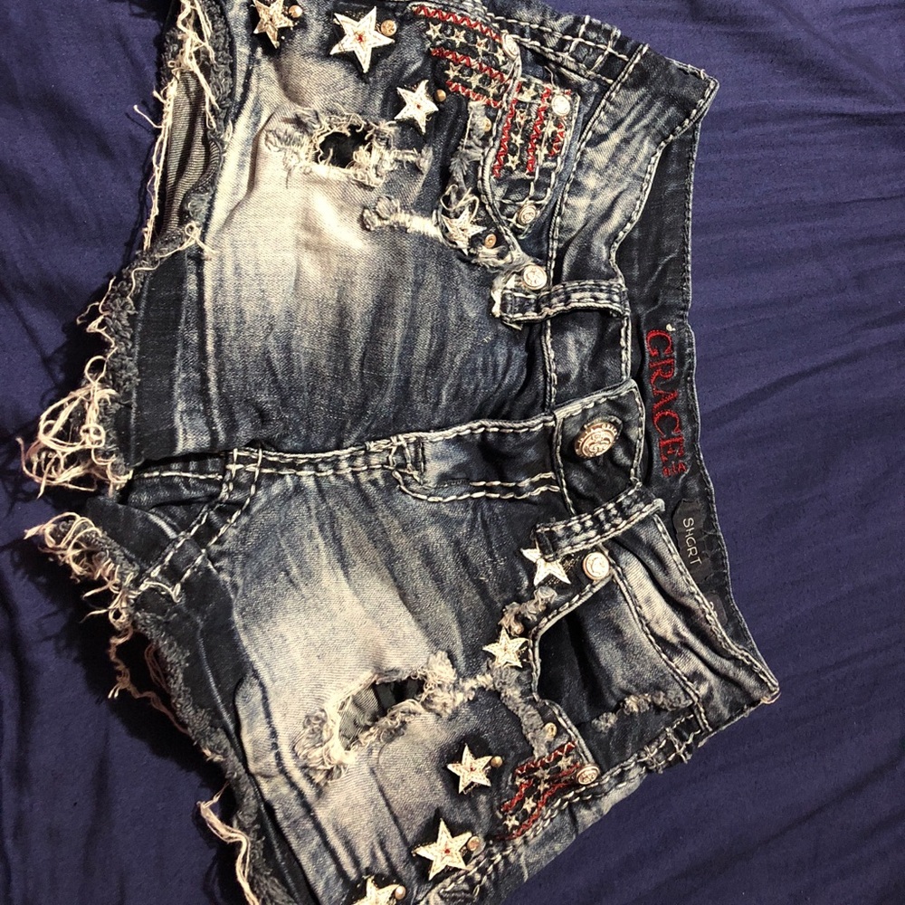 Cute Grace in LA distressed jean shorts