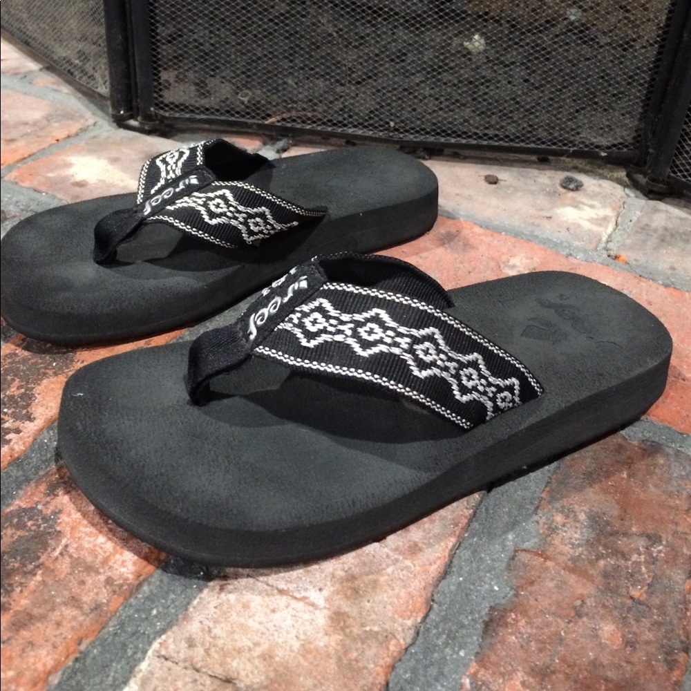 Reef Flip Flops size 5