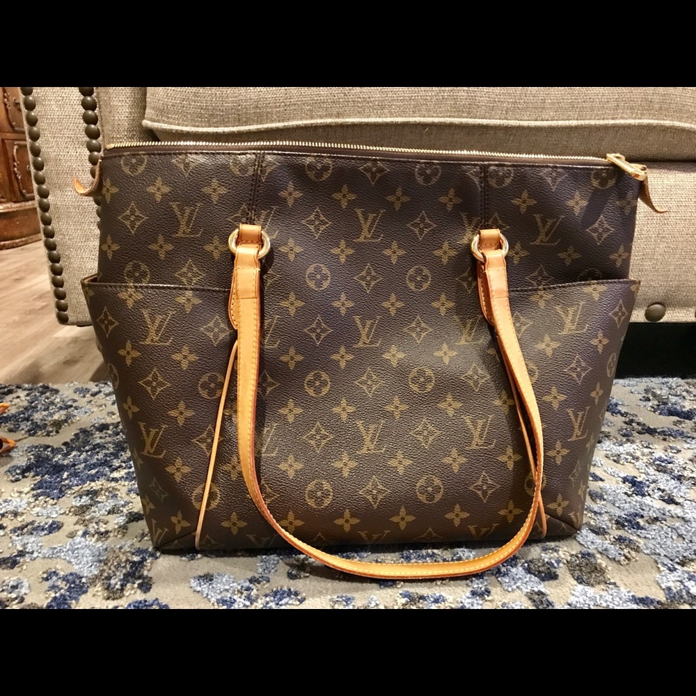 ❌SOLD ❌💯 Authentic Totally MM Louis Vuitton