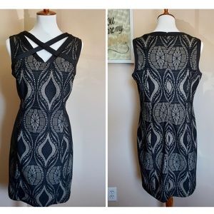 Black sleeveless dress