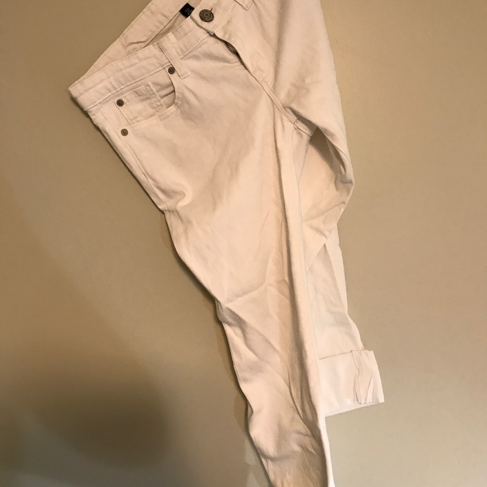 White GAP capris