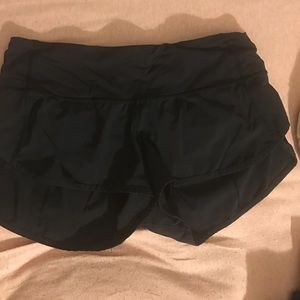 Black lulu shorts size 6