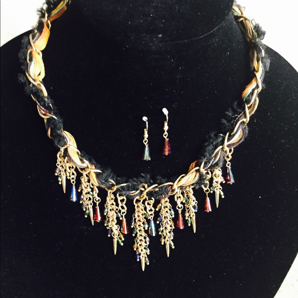 Necklace & earrings set